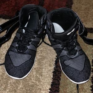 Nfinity Titans Size 6 (Amazing Condition)